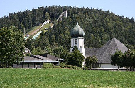 Die Skisprungschanze in Hinterzarten